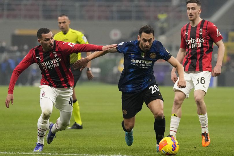 Hakan Calhanoglu: AC Milan Takkan Mendukung Inter, Tapi Saya Tidak Peduli