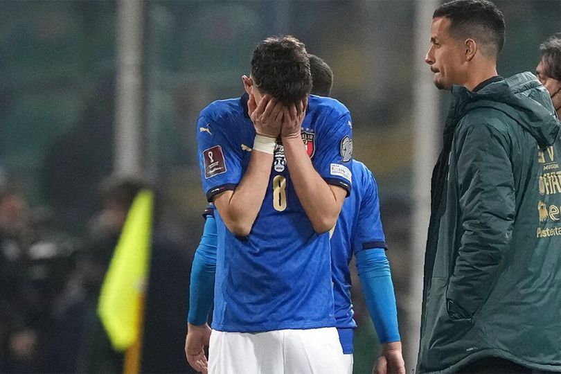 Ekspresi Kekecewaan Pemain Timnas Italia yang 2 Kali Absen di Piala Dunia Secara Beruntun Ekspresi Kekecewaan Pemain Timnas Italia yang 2 Kali Absen di Piala Dunia Secara Beruntun