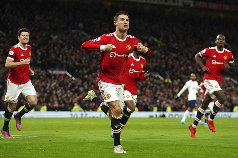 GOAT, Aksi Cristiano Ronaldo Cetak Hattrick ke Gawang Tottenham di Premier League GOAT, Aksi Cristiano Ronaldo Cetak Hattrick ke Gawang Tottenham di Premier League