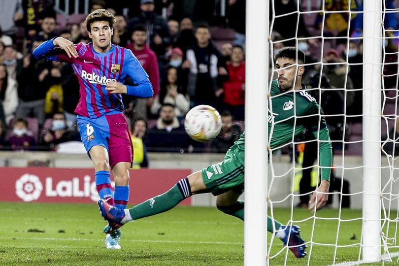 Dijuluki 'The Next Iniesta', Mengapa Riqui Puig Justru Flop?