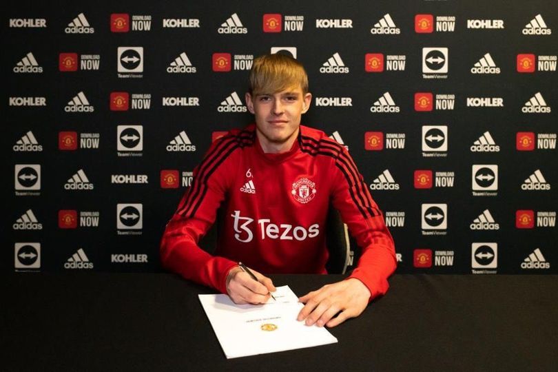 Manchester United Resmikan Perekrutan Wonderkid Toby Collyer dari Brighton