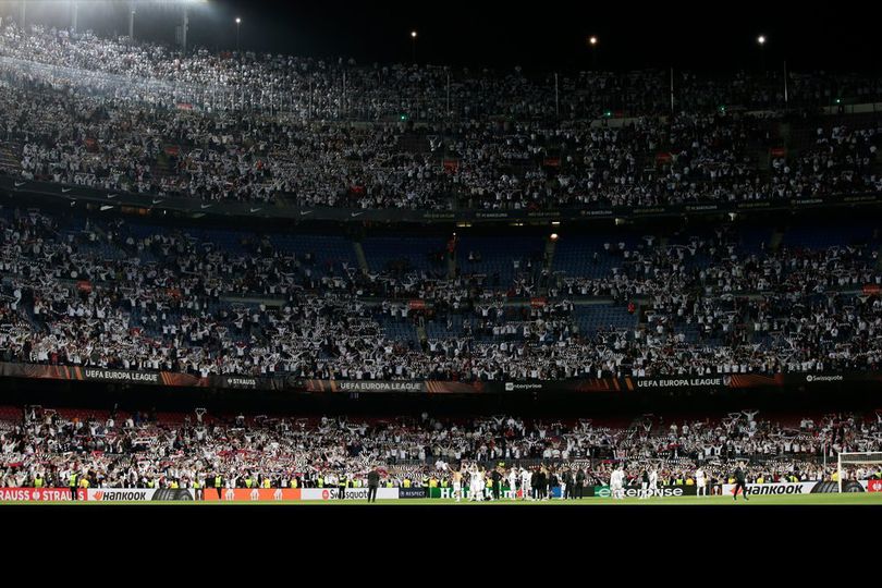 Momen Ketika Stadion Milik Barcelona Dipenuhi Suporter Eintracht Frankfurt Momen Ketika Stadion Milik Barcelona Dipenuhi Suporter Eintracht Frankfurt