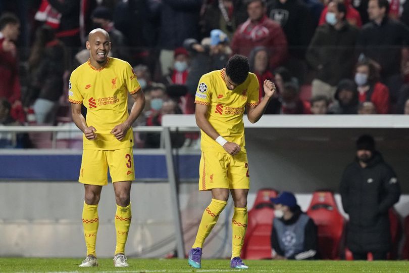 Nasib Fabinho: Niatnya Selebrasi Epik, Tapi Terguling-guling dan Ditertawakan Thiago! Nasib Fabinho: Niatnya Selebrasi Epik, Tapi Terguling-guling dan Ditertawakan Thiago!