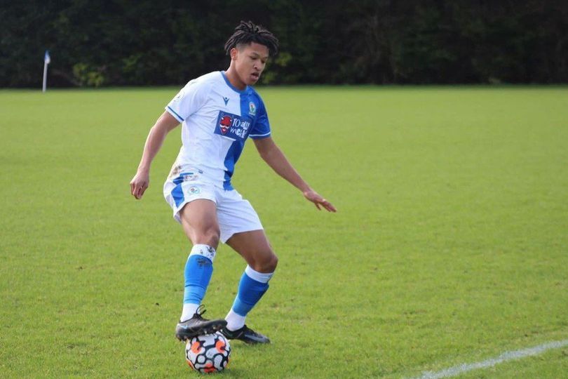 Joseph Simatupang Ferguson, Bek Berdarah Batak Kelahiran Manchester yang Siap Bela Timnas Indonesia