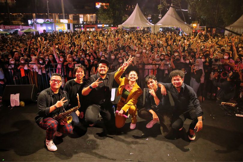 Dimeriahkan Barasuara, Acara Puncak Kapanlagi Buka Bareng Vol 3 Dimeriahkan Ribuan Penonton