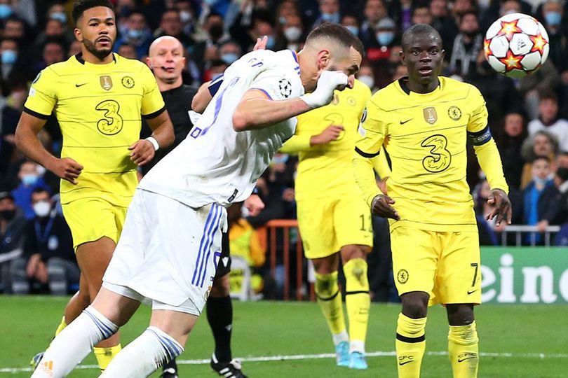 Template Gol Real Madrid ke Gawang Chelsea: Umpan Crossing dan Kepala Benzema