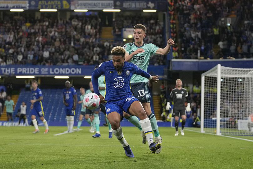 Bek Timnas Inggris U-21 Ini Jadi Pengganti Luke Shaw di MU?