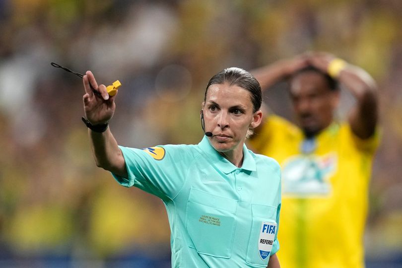 Yuk Kenalan dengan Stephanie Frappart, Wasit Wanita Pertama di Piala Dunia 2022