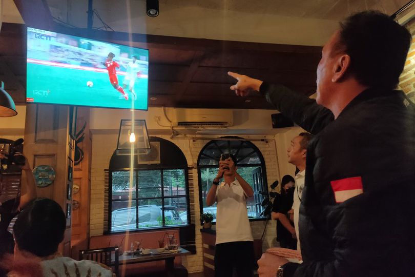 SEA Games 2021: Serunya Nonton Bareng Laga Timnas Indonesia U-23 Vs Filipina Bersama Iwan Bule