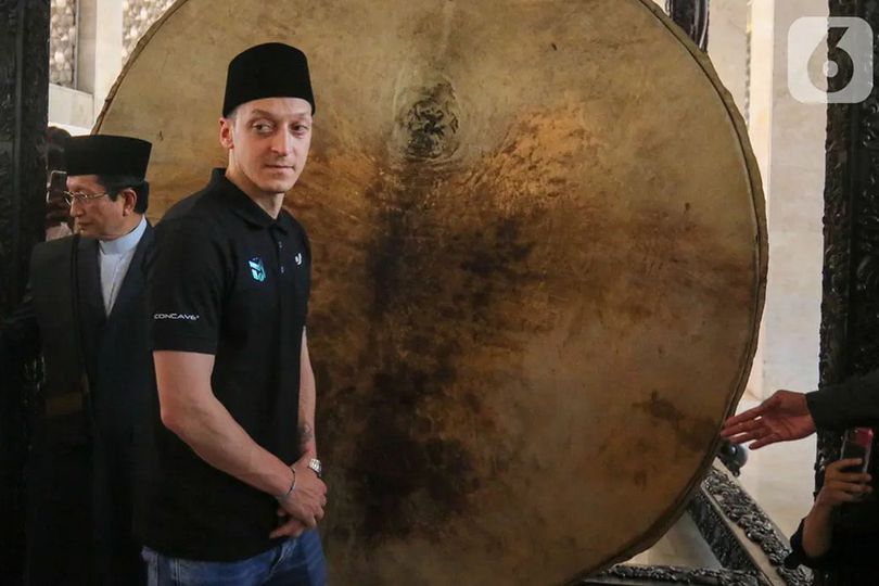 4 Fakta Menarik Soal Mesut Ozil: Rajin Baca Al-Quran Sebelum Bertanding