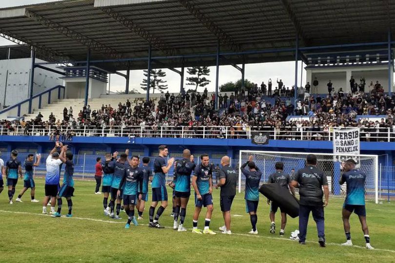 Minus Nick Kuipers dan Ezra Walian, Luis Milla Boyong 20 Pemain Persib ke Kandang PSM