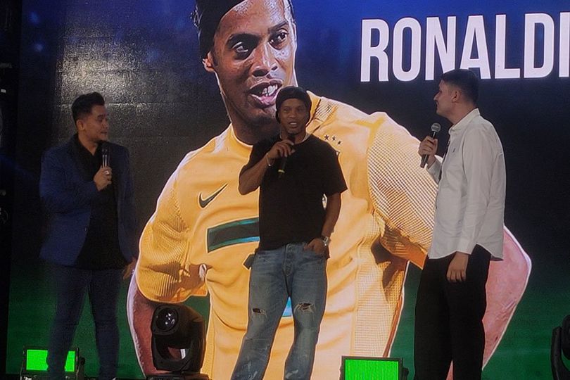 Ronaldinho Tahu Sepak Bola Indonesia: Banyak Teman Saya Pemain Asal Brasil Main di Sini