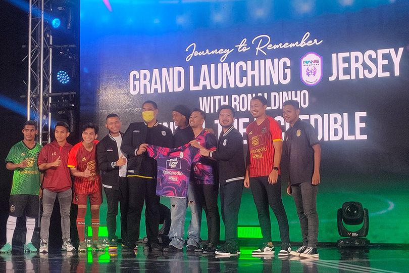 Mantap! Launching Jersey RANS Nusantara FC Diramaikan Ronaldinho