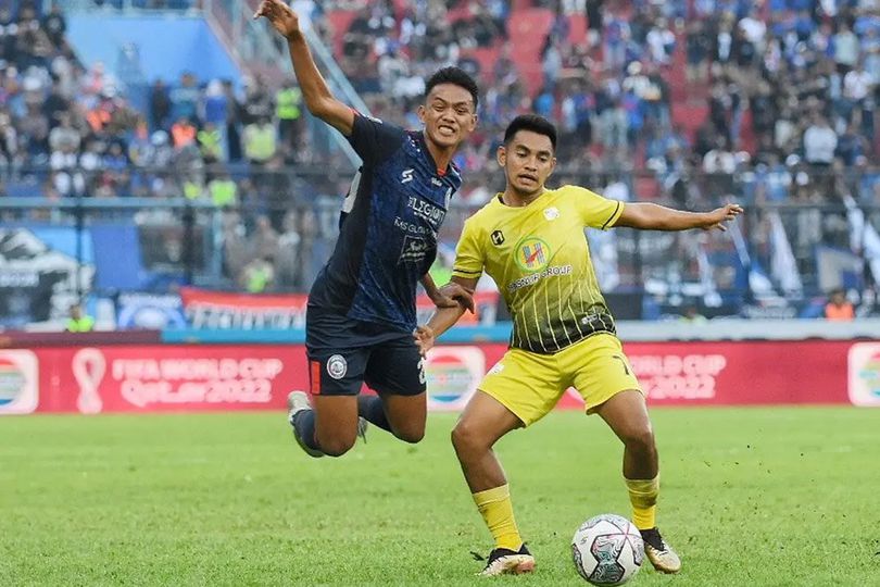 Temui Langsung, Bek Muda Arema Minta Maaf kepada Erwin Ramdani