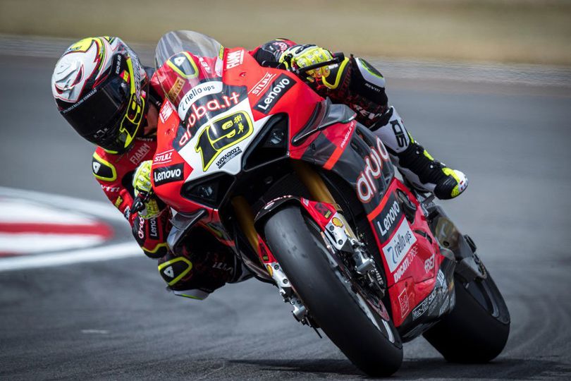 Hasil Race 2 WorldSBK Portugal: Alvaro Bautista Patahkan Usaha Toprak Razgatlioglu Sabet Hattrick