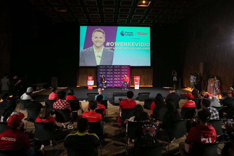 Fans Liverpool dan MU Berbaur di Meet & Greet Michael Owen dengan Vidio