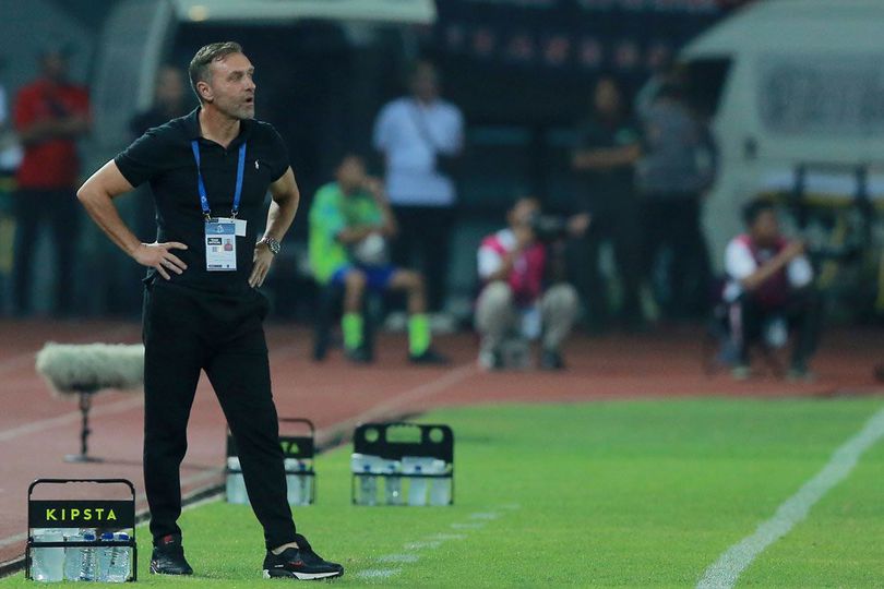 Batuk Pilek, Thomas Doll Absen Latih Persija