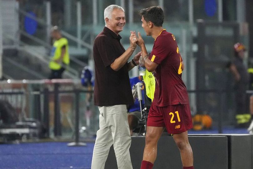 Senyum Semringah Jose Mourinho Usai Paulo Dybala Cetak Brace, AS Roma Berada di Puncak Klasemen Serie A Senyum Semringah Jose Mourinho Usai Paulo Dybala Cetak Brace, AS Roma Berada di Puncak Klasemen Serie A