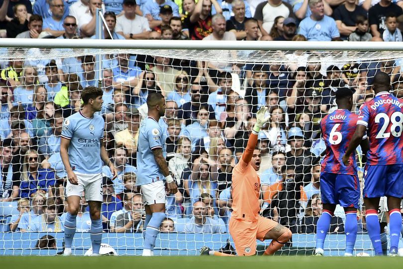 Man City vs Palace, Ederson Sempat 'Kerasukan' Karius