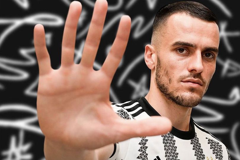 Juventus Resmikan Transfer Filip Kostic