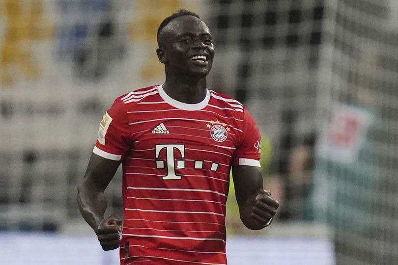 Pegang Teguh Iman! Mane Pilih tak Pegang Gelas Bir di Sesi Foto Bayern Munchen