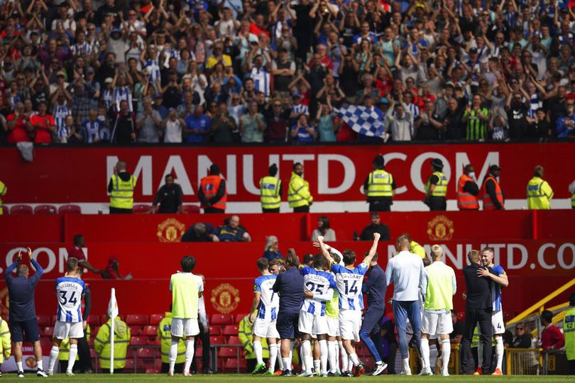 Manchester United Kalah, Old Trafford Terpantau Basah oleh Tsunami Air Mata