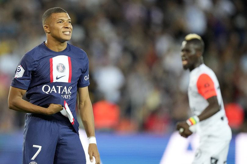 Ruang Ganti PSG Geger, Kylian Mbappe dan Neymar Saling Bentak Usai Rebutan Penalti!