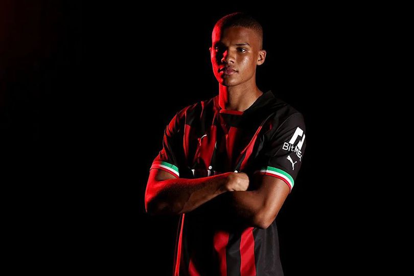 Suara Netizen Usai Malick Thiaw Gabung AC Milan: Fenomeno, Malah Rebahan, Bikin Ngiler