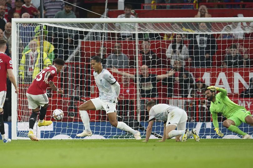 Man Utd vs Liverpool, Rio Ferdinand Akui tak Suka Dengan Penampilan Van Dijk