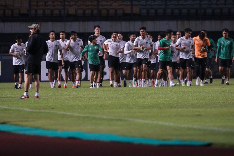 Yuk Lihat Aksi Marc Klok dan Pemain Timnas Indonesia Lainnya Menyantap Menu Latihan yang Diberikan Shin Tae-yong Yuk Lihat Aksi Marc Klok dan Pemain Timnas Indonesia Lainnya Menyantap Menu Latihan yang Diberikan Shin Tae-yong