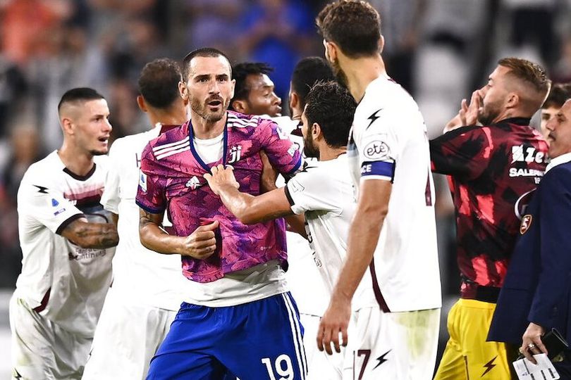 Kisruh Laga Juve Vs Salernitana, Empat Kartu Merah Keluar Dari Saku Wasit Kisruh Laga Juve Vs Salernitana, Empat Kartu Merah Keluar Dari Saku Wasit