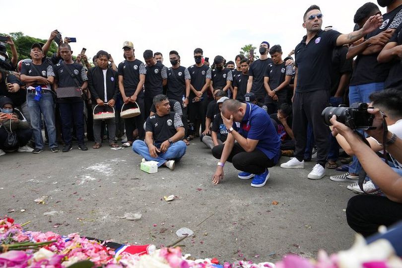 Tepikan Rivalitas, Bonek Gelar Doa Bersama untuk Korban Tragedi Kanjuruhan