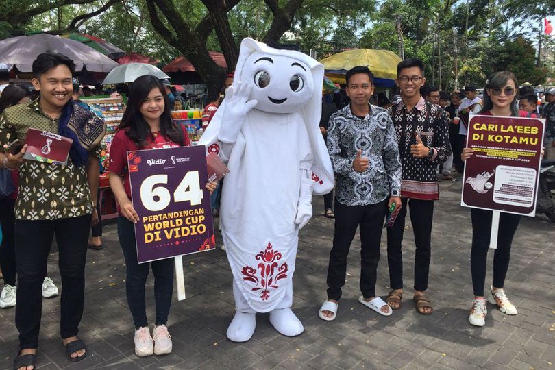 Dari Pasar Gede Sampai Kraton: Serunya Kunjungan La'eeb Maskot Piala Dunia 2022 di Solo Dari Pasar Gede Sampai Kraton: Serunya Kunjungan La'eeb Maskot Piala Dunia 2022 di Solo