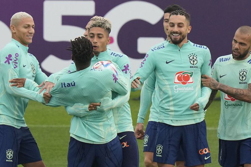 Jelang Piala Dunia 2022 Fred dan Dani Alves Ribut di Sesi Latihan Timnas Brasil? Jelang Piala Dunia 2022 Fred dan Dani Alves Ribut di Sesi Latihan Timnas Brasil?