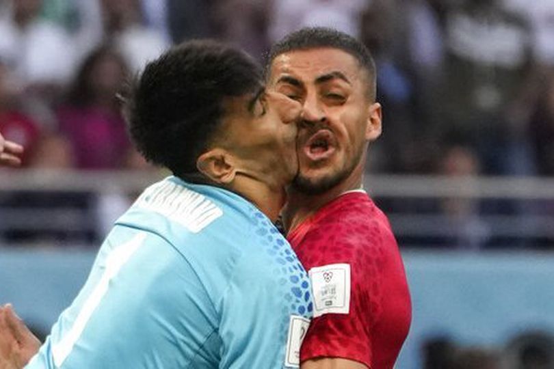 Momen Insiden Berdarah Kiper Beiranvand Saat Laga Pembuka Grup B Piala Dunia 2022, Iran Berakhir Dibantai 2-6 oleh Inggris Momen Insiden Berdarah Kiper Beiranvand Saat Laga Pembuka Grup B Piala Dunia 2022, Iran Berakhir Dibantai 2-6 oleh Inggris