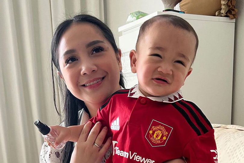 Wah! Cipung Pakai Jersey MU, Fans Baru Nih?