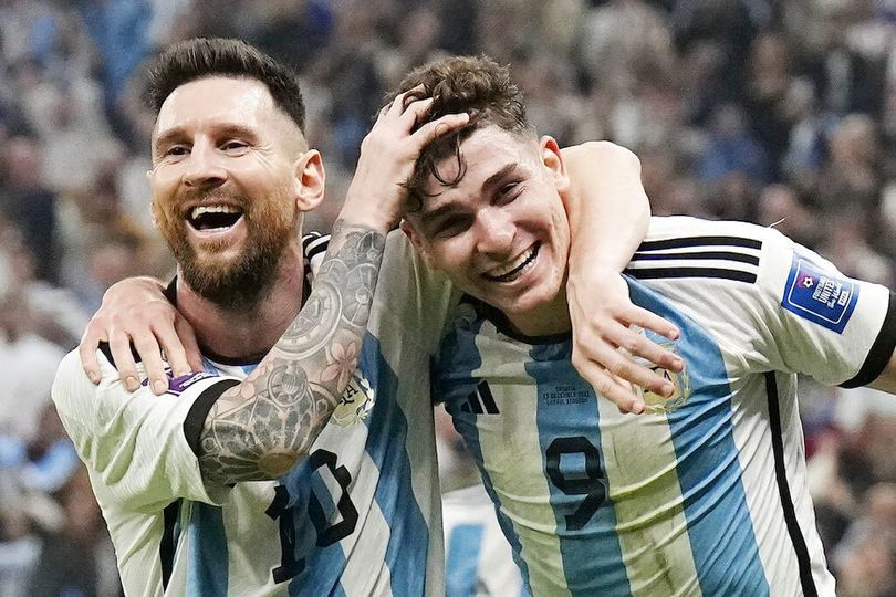 Melihat Aksi Messi dan Alvarez Bombardir Pertahanan Kroasia, Argentina Melaju ke Final Piala Dunia 2022 Melihat Aksi Messi dan Alvarez Bombardir Pertahanan Kroasia, Argentina Melaju ke Final Piala Dunia 2022