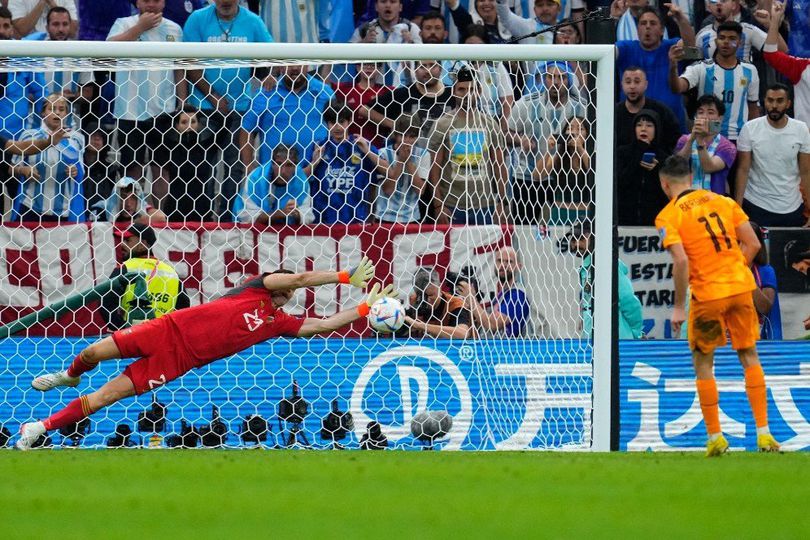 Emiliano Martinez Kecewa Dengan Wasit Meskipun Argentina Menang Atas Belanda