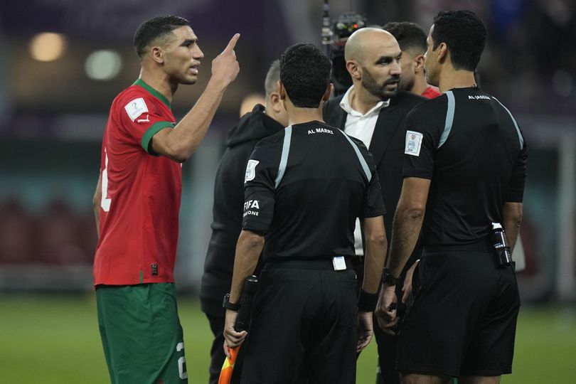 Achraf Hakimi Teriak di Depan Muka Presiden FIFA Gara-gara Wasit