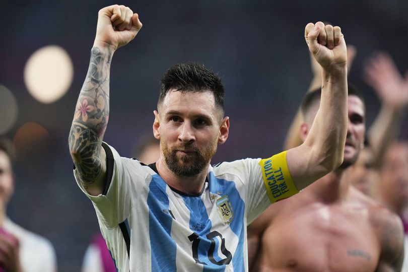 Lionel Messi Serahkan Jersey ke Pemain Australia yang Tak Dapat Menit Main di Piala Dunia 2022