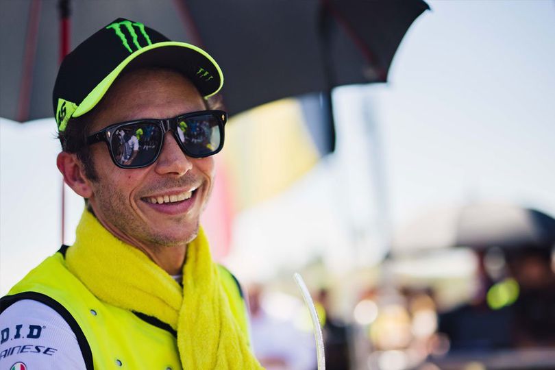 Jadi Rekan Setim, Valentino Rossi dan Sean Gelael Balapan di 24 Hours of Dubai 2023