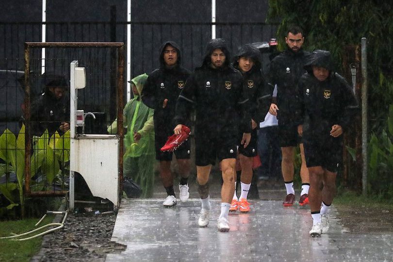 Insiden Menarik saat Latihan Timnas Indonesia Jelang Laga Vs Vietnam Piala AFF 2022, Sudah Balik Kanan tapi Ditelpon Kembali ke Lapangan Insiden Menarik saat Latihan Timnas Indonesia Jelang Laga Vs Vietnam Piala AFF 2022, Sudah Balik Kanan tapi Ditelpon Kembali ke Lapangan
