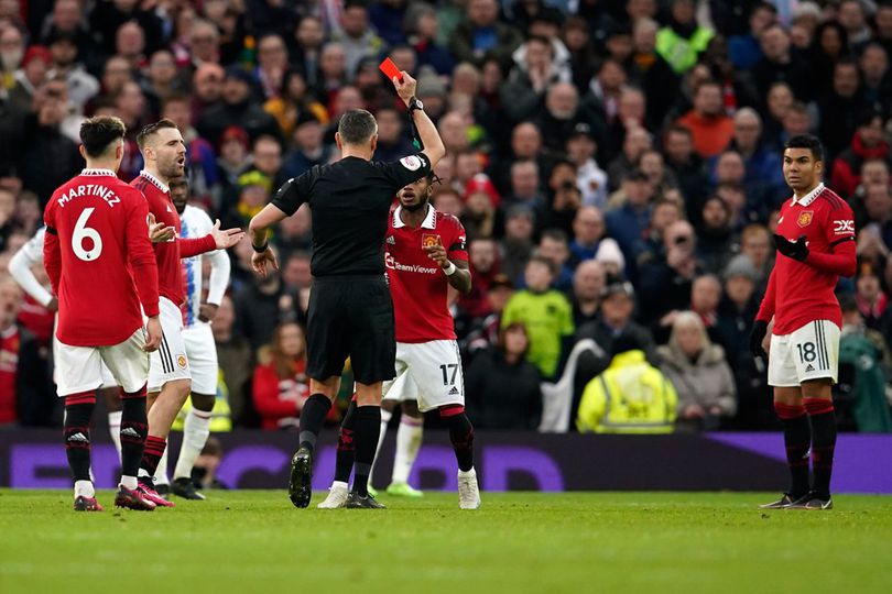 Cekik Pemain Crystal Palace Mirip di UFC, Casemiro Harusnya Ditangkap Polisi!