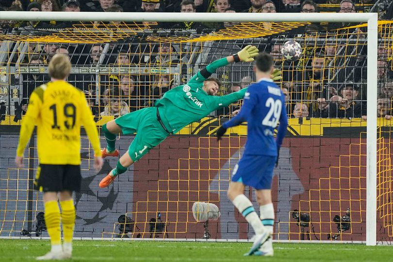 Gregor Kobel, Kiper Borussia Dortmund yang Sanggup Buat Chelsea Frustrasi