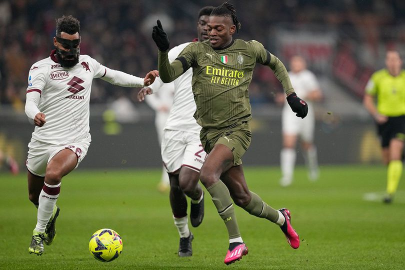 3-4-3 dan 3-5-2 Gagal, Kini Stefano Pioli Coba Formasi 3-4-2-1 dan Maksimalkan Peran Rafael Leao