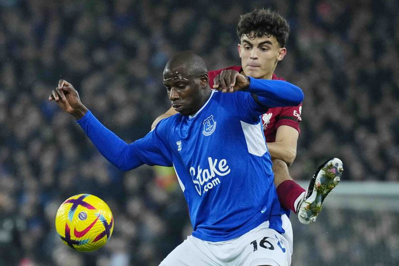 Inspirasi Ramadan: Trio Muslim Everton Sering Salat Berjamaah Bareng, Idrissa Gueye Jadi Imam