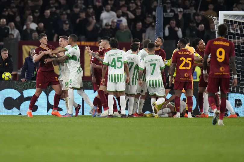 AS Roma Digebuk Sassuolo: Siklus yang tak Pernah Berakhir, Putusin Kumbulla dah!