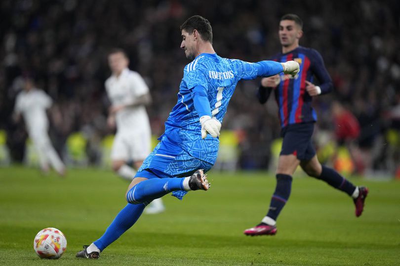 Bikin Real Madrid Tanpa Peluang, Thibaut Courtois Nilai Barcelona Sukses Terapkan Skema Parkir Bus