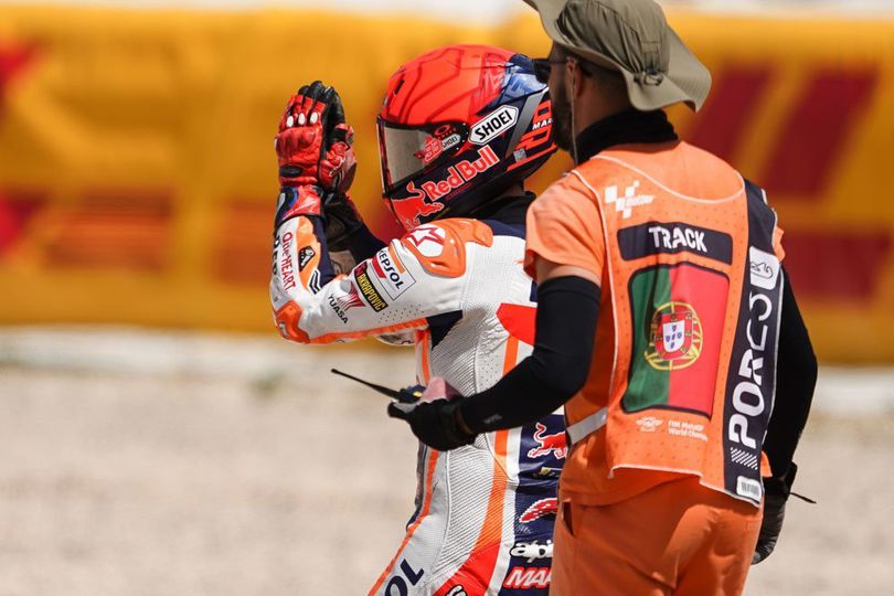 Dihujat Usai Tabrak Miguel Oliveira, Marc Marquez Dapat 'Pembelaan' dari 2 Rival