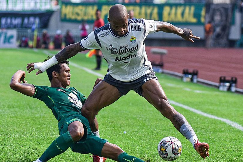 Aji Santoso Sayangkan Hasil Imbang Persebaya vs Persib Bandung